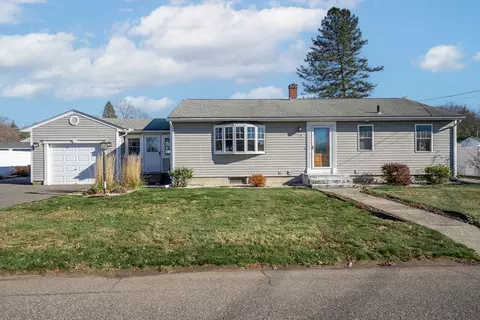 15 Adams St, Ludlow, MA 01056