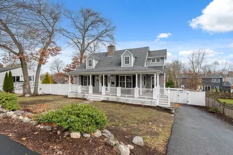 83 County Rd, Reading, MA 01867