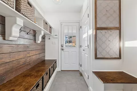 Entry Way - 83 County Rd, Reading, MA 01867 photo 3 of 6