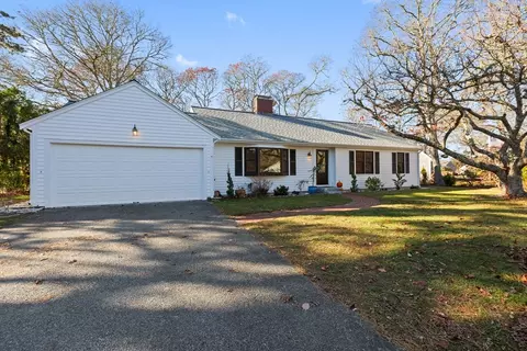 6 Riverdale S, Dennis, MA 02660