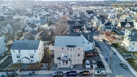 50-52 Monmouth St, Lawrence, MA 01841