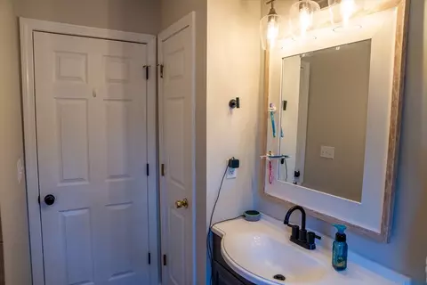 Bath - 154 Dayton St, Danvers, MA 01923 photo 3 of 6