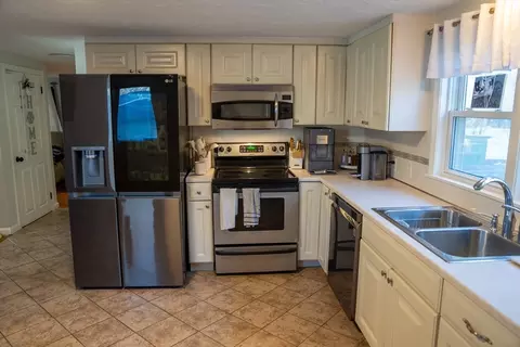 Kitchen - 154 Dayton St, Danvers, MA 01923 photo 2 of 3