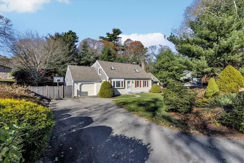 53 Deer Ridge Rd, Mashpee, MA 02649
