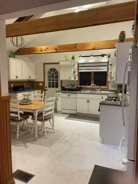 Kitchen - 14 Line Rd, Wakefield, MA 01880 photo 1 of 2