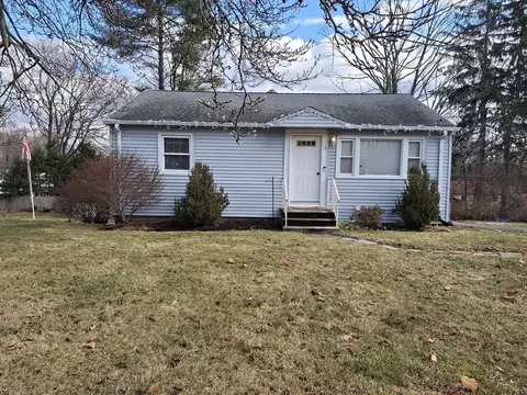 3 Sunset Dr, Leicester, MA 01524