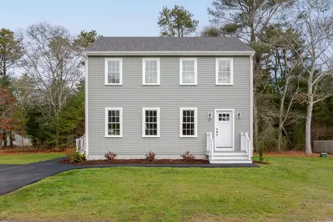 85 Martin St, Buzzards Bay, MA 02532