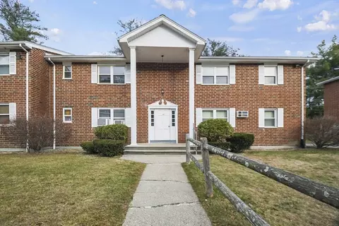 115 Litchfield Pines Dr #D, Leominster, MA 01453