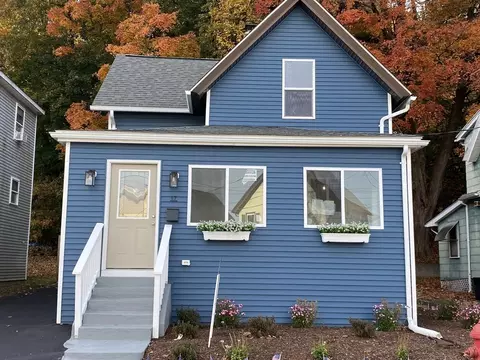 17 Temple St, Holyoke, MA 01040