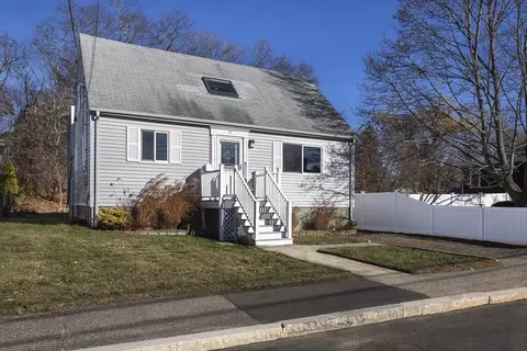 37 Baldwin Rd, Marblehead, MA 01945