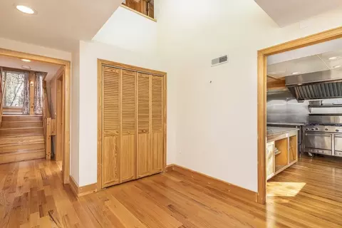 37 Baldwin Rd, Marblehead, MA 01945 photo 3