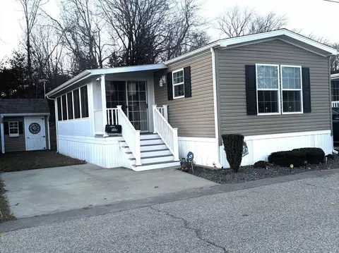 300 E Washington St #56R, North Attleboro, MA 02760