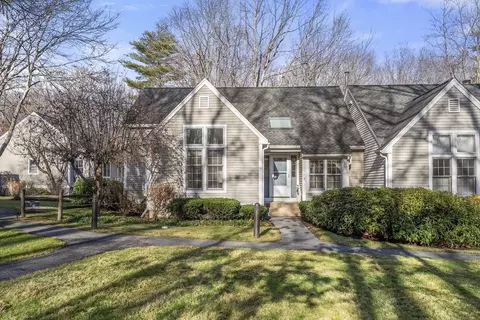 42 Brewster Ln #42, Acton, MA 01720