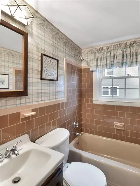 32 Mills St, Dedham, MA 02026 photo 15