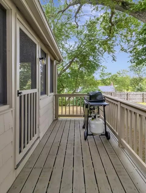 32 Mills St, Dedham, MA 02026 photo 5