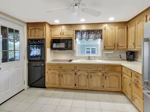 32 Mills St, Dedham, MA 02026 photo 10