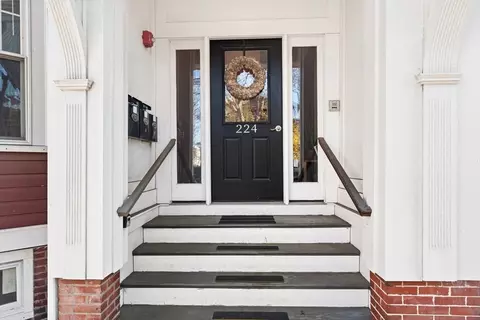 224 M St #1, Boston, MA 02127