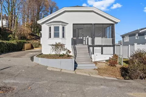 2 S Central Ter, Quincy, MA 02170
