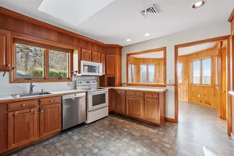 51 Haskell Rd, Templeton, MA 01468 photo 3