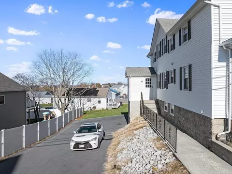 Exterior - 476 Mount Hope Ave, Fall River, MA 02724 photo 2 of 6