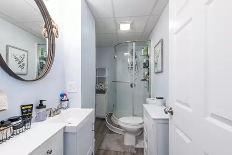 Bath - 476 Mount Hope Ave, Fall River, MA 02724 photo 1 of 4