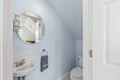 Bath - 476 Mount Hope Ave, Fall River, MA 02724 photo 2 of 4