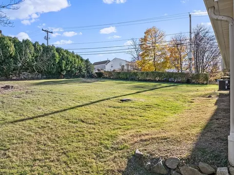 Exterior - 476 Mount Hope Ave, Fall River, MA 02724 photo 5 of 6