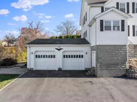 Exterior - 476 Mount Hope Ave, Fall River, MA 02724 photo 4 of 6