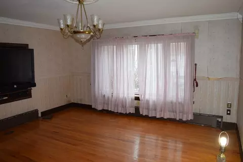 Living - 96 Mcgowan St, Fall River, MA 02723 photo 2 of 5