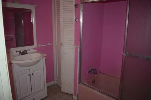 Bath - 96 Mcgowan St, Fall River, MA 02723 photo 3 of 4