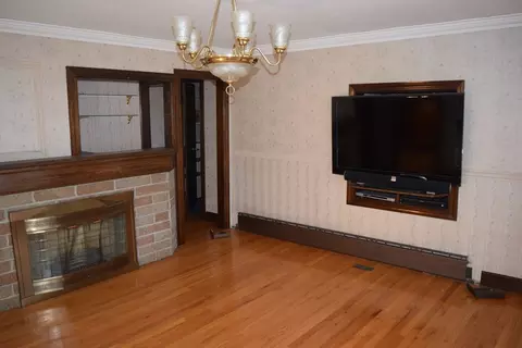 Living - 96 Mcgowan St, Fall River, MA 02723 photo 3 of 5