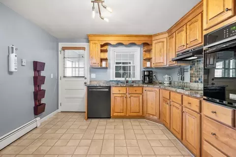 247 Ash St, Gardner, MA 01440 photo 5