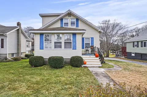 30 Mayfield Rd, Gardner, MA 01440