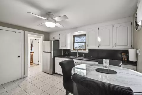 18 Davis St, Walpole, MA 02081 photo 4