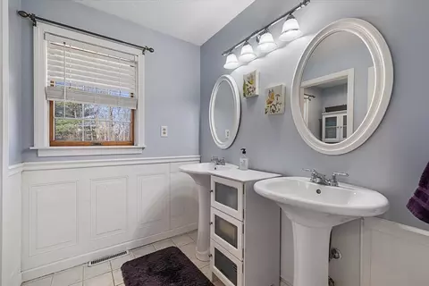 Bath - 75 Klebart Ave, Webster, MA 01570 photo 4 of 4