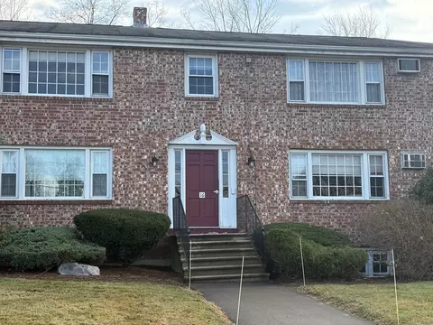 16 Myles Standish Dr #8, Haverhill, MA 01835