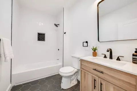 121 Florence St #2, Everett, MA 02149 photo 11