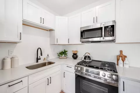 121 Florence St #2, Everett, MA 02149 photo 10