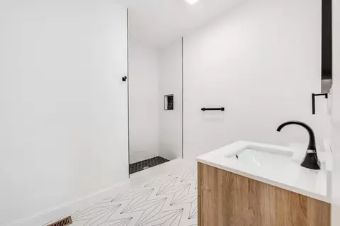 121 Florence St #1, Everett, MA 02149 photo 18