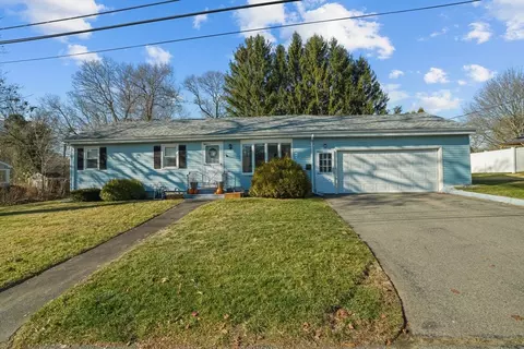 141 Butternut Rd, Somerset, MA 02726