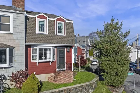 10 Prospect Ct #10, Marblehead, MA 01945