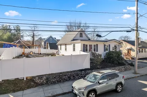 33 Desoto Rd, Boston, MA 02132