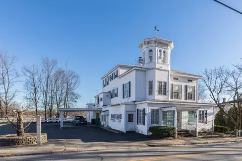 85 Blossom St, Fitchburg, MA 01420