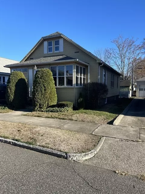 119 Wilber St, Springfield, MA 01104 photo 2