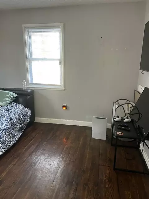 Bedroom - 70 Amore Rd, Springfield, MA 01109 photo 6 of 6