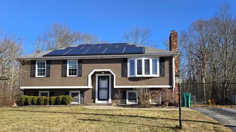 105 Stanley St, Attleboro, MA 02703