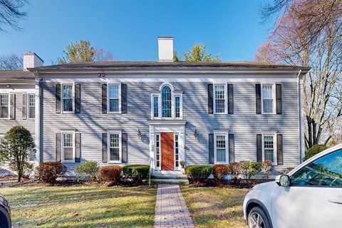 55 West St #4A, Medfield, MA 02052