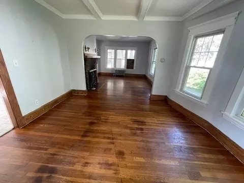 Living - 19 Taft St, Springfield, MA 01108 photo 1 of 5