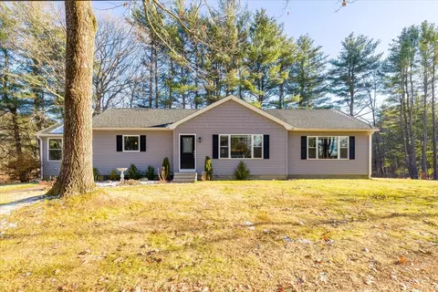 41 Walnut St, Templeton, MA 01468
