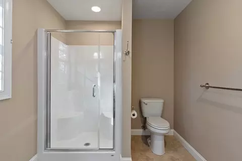 Bath - 71 Hickory Way, Ayer, MA 01432 photo 2 of 4